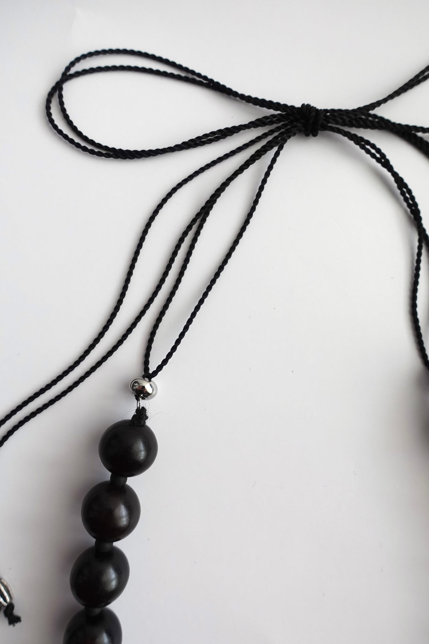EBONY AND SILKCORD NECKLACE