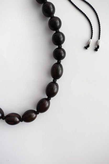 EBONY AND SILKCORD NECKLACE