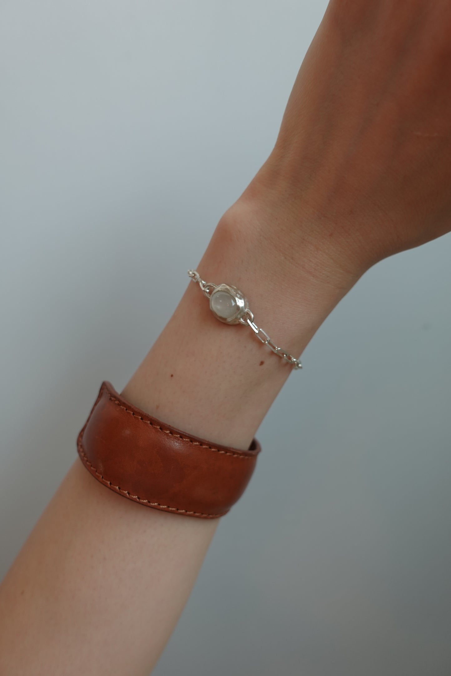 STONE CHAIN BRACELET