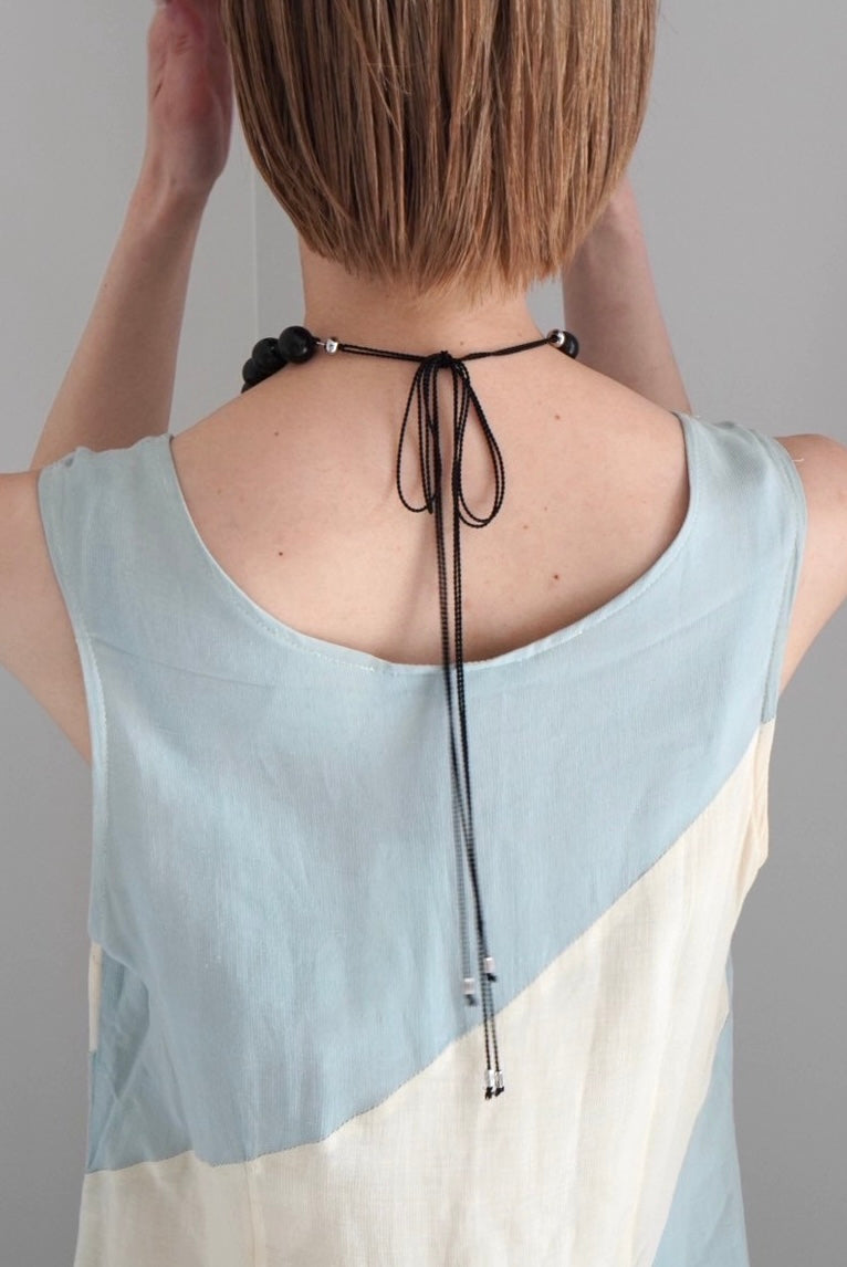 EBONY AND SILKCORD NECKLACE